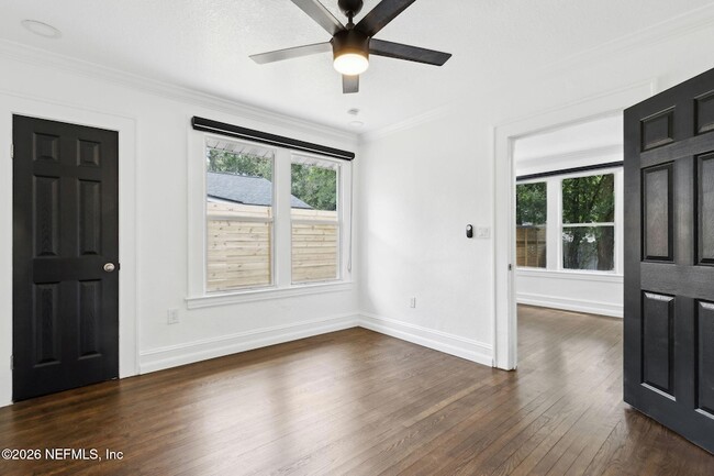 Building Photo - 836 Lynton St