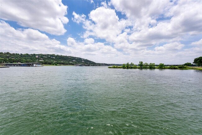 Building Photo - 20904 Waterside Dr