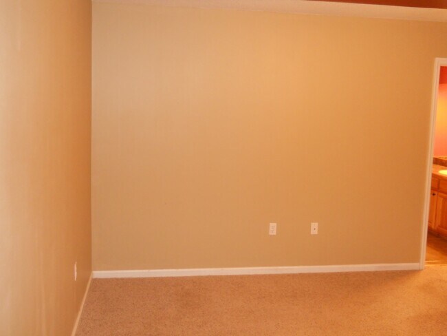 Building Photo - 3 Bedroom Home in Hahira!