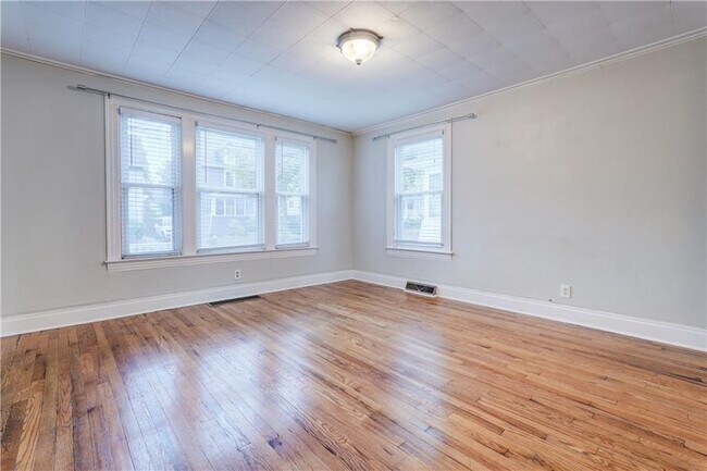 Building Photo - 151 Hampden Rd