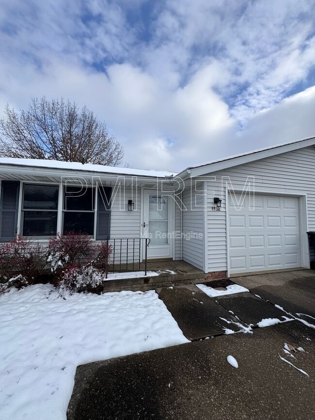 Primary Photo - 1532 Lupe Ave NW