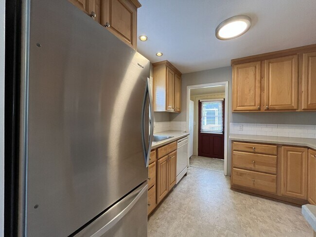 Building Photo - Charming Classic Two-Bedroom Portland Home with Bright Living Spaces, Updated Kitchen & Bonus Bas...