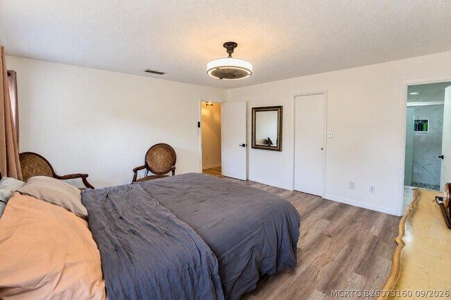 Building Photo - 5605 Winter Garden Pkwy