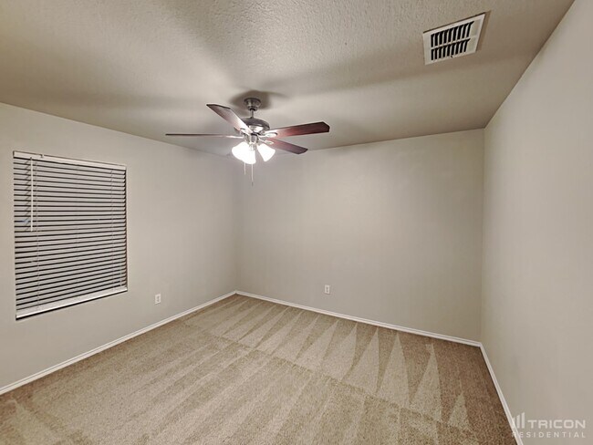 Building Photo - 4908 Parkrise Dr