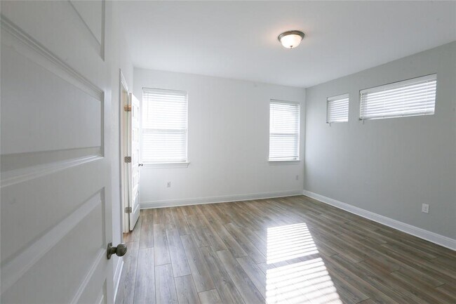 Building Photo - 432 Arrowhead Vine St