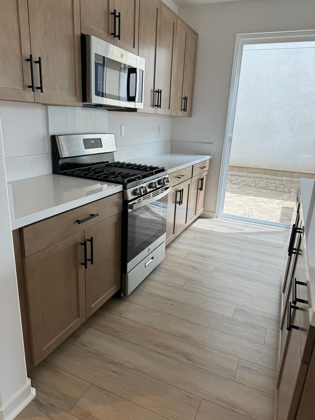 Building Photo - 13885 Sedum Ln