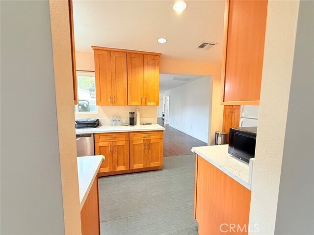 Building Photo - 4148 Lynd Ave