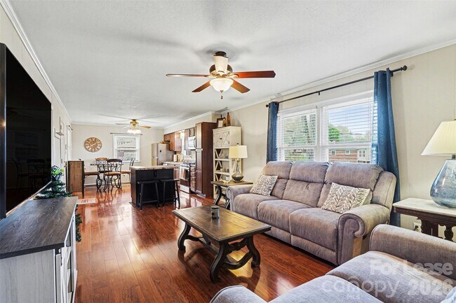 Building Photo - 113 Suncrest Rd