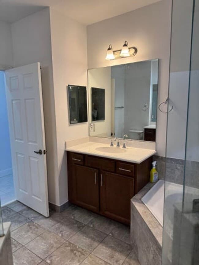 Building Photo - 1241 Vía De Fossi