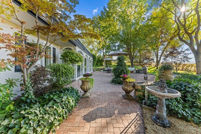 Building Photo - Fully Furnished Luxury Estate in Boise's Lower Highlands