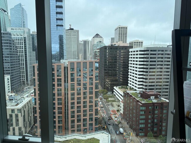 Building Photo - 338 Main St