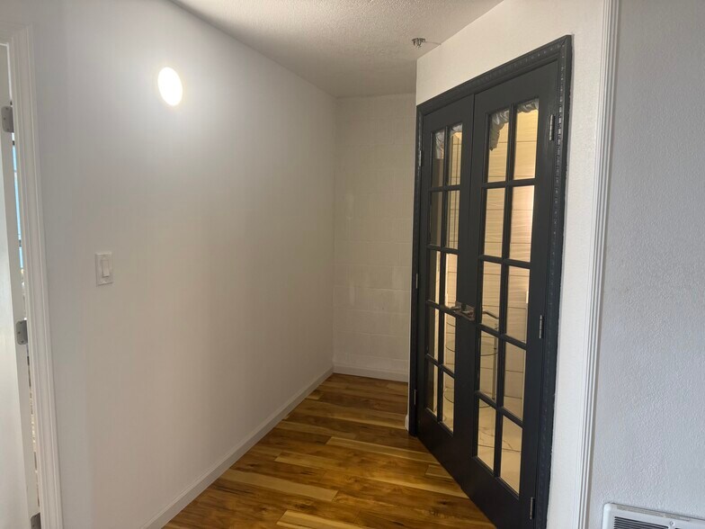 Building Photo - 555 Pierce St
