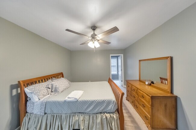 Building Photo - 179 Holbrook Dr