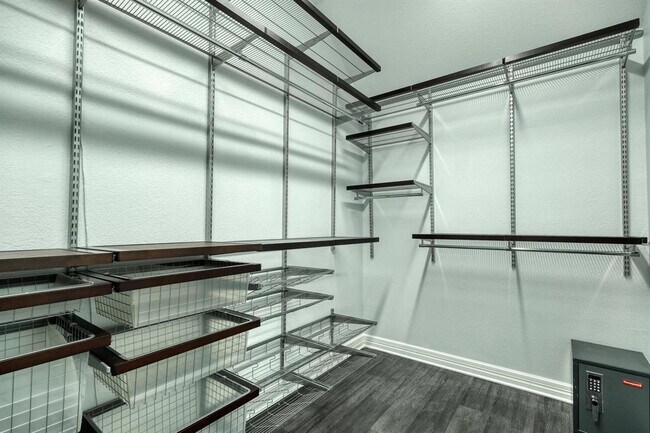 Building Photo - 10205 Open Gate Dr