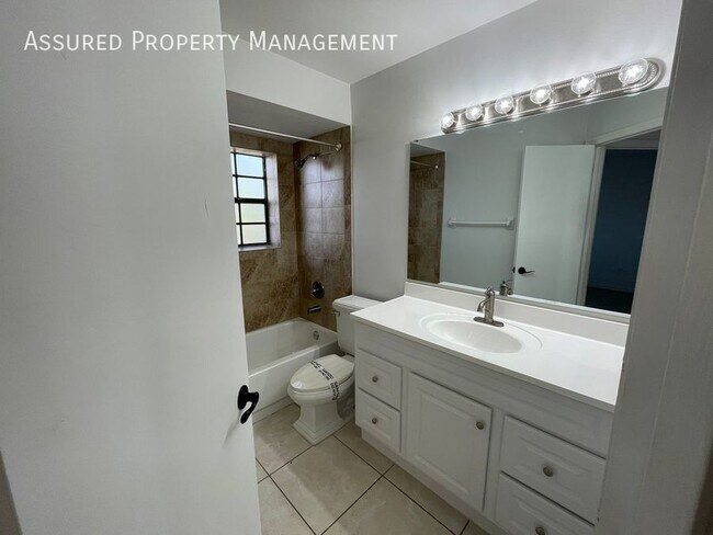 Building Photo - 1879 Fortune Ct