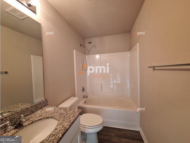 Building Photo - 731 Cole Dr