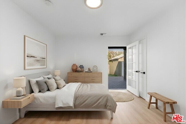 Building Photo - 2522 Armacost Ave