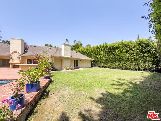 Building Photo - 1094 Garden Ln