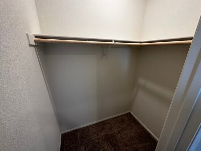 Building Photo - 26796 Baneberry Ct