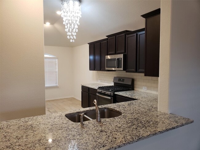 Building Photo - 601 Saguaro Dr
