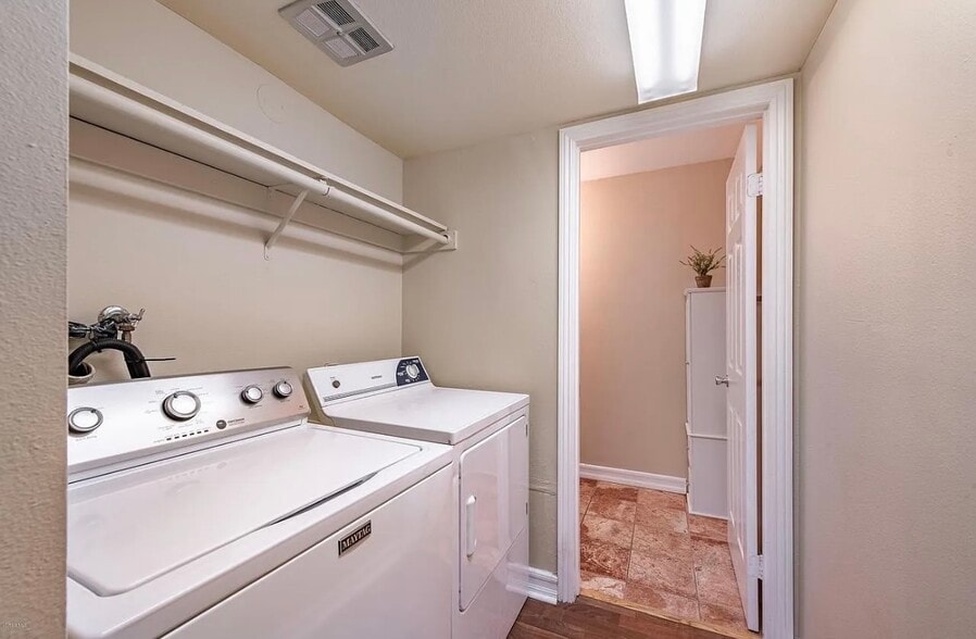 Building Photo - 1784 Orinda Ct