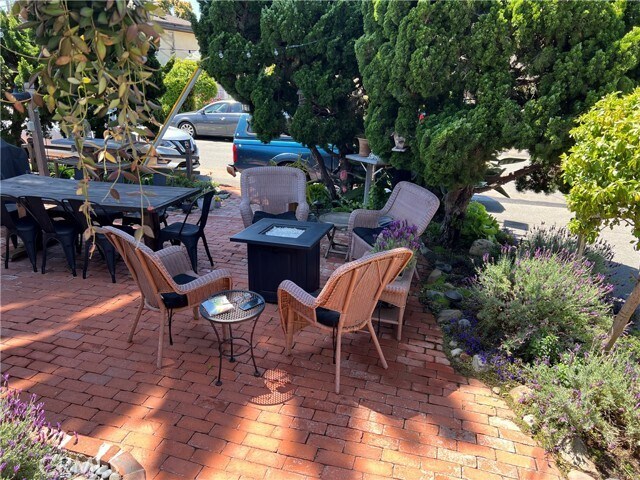 Building Photo - 1262 Catalina St