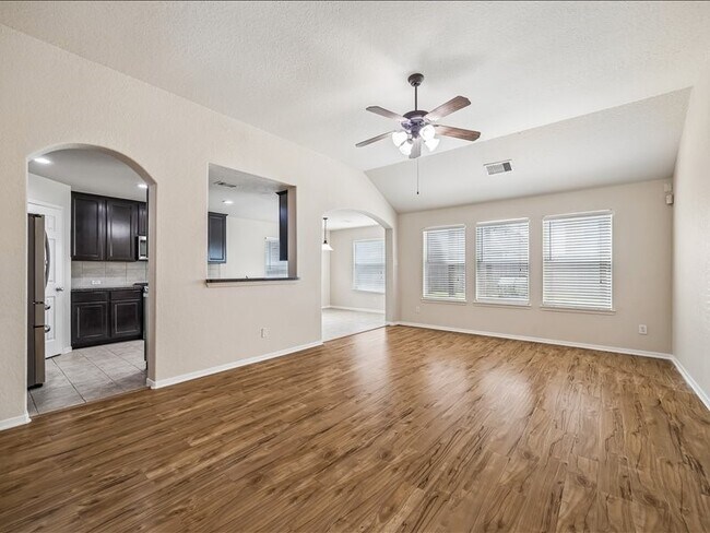 Building Photo - 2715 Gaelic Green St