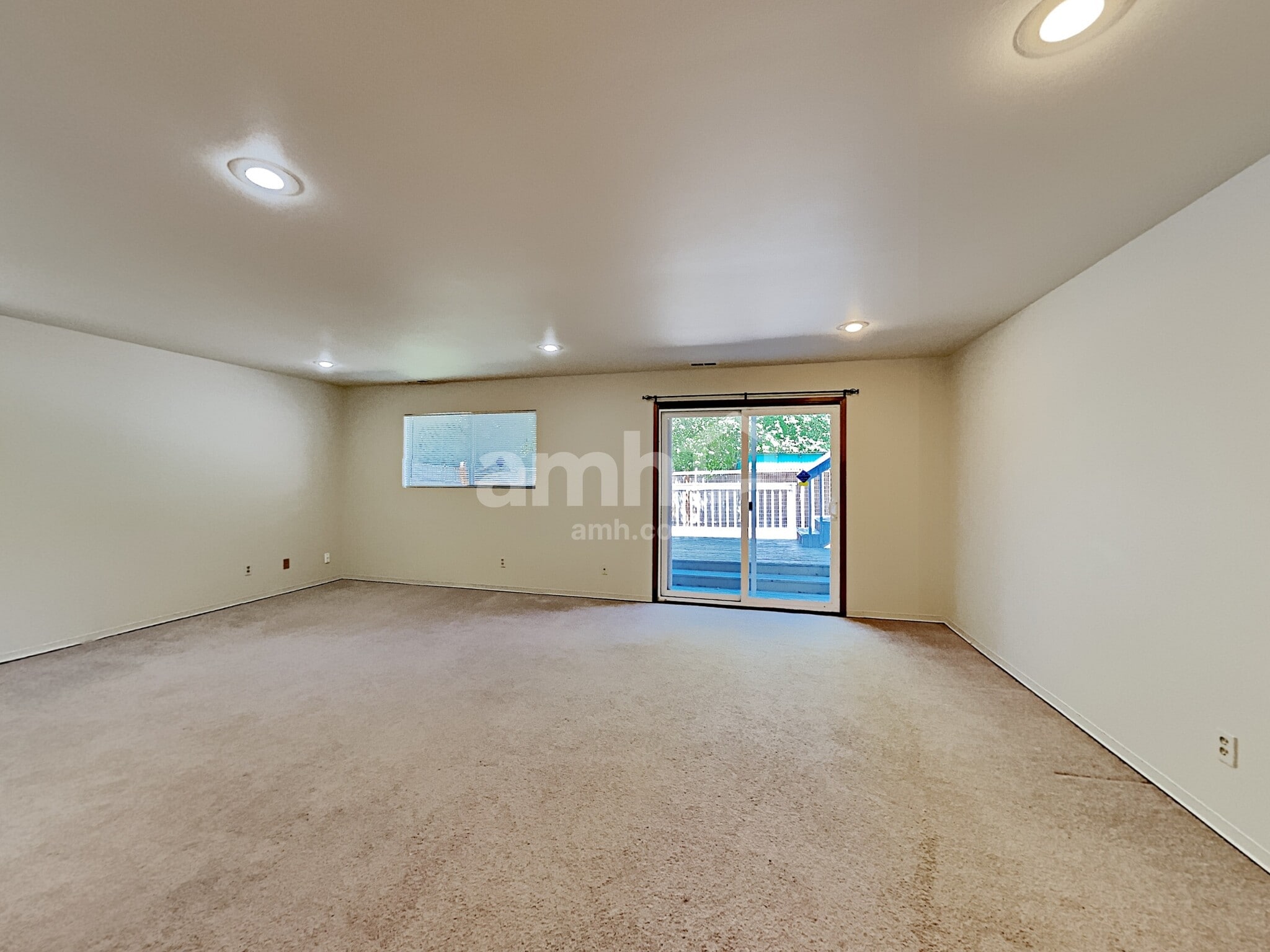 Building Photo - 2078 SE 8th Dr