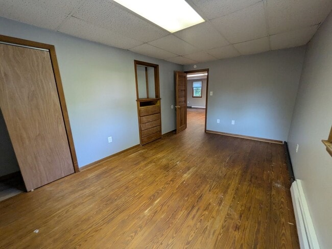 Building Photo - HUGE 3 Bed/2 Bath Home with your own private workshop + oversized garage