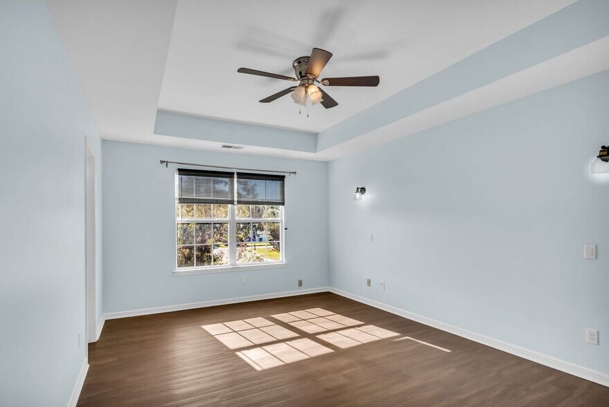 Building Photo - 2233 Blakers Blvd