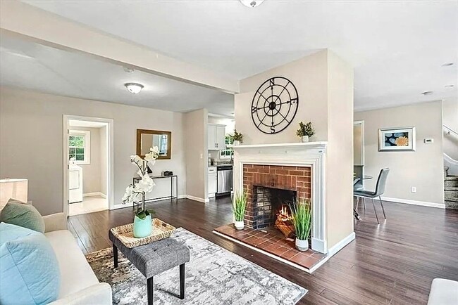 Building Photo - 32 Jerry Way