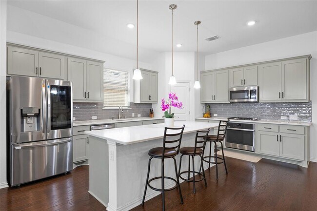 Building Photo - 303 Eagle Ford Dr