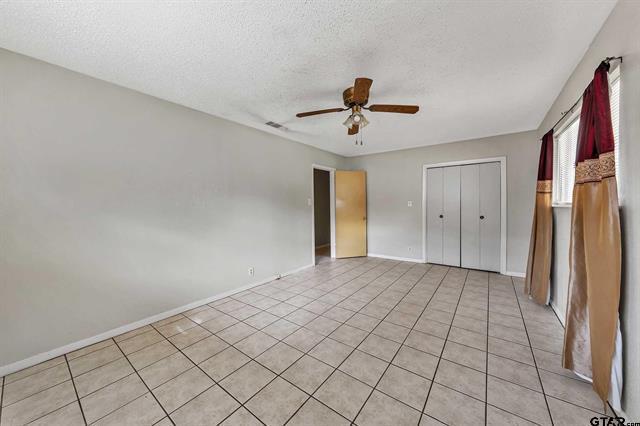 Building Photo - 2622 N Tenneha Ave