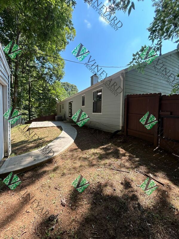 Building Photo - 351 Knollwood Lane