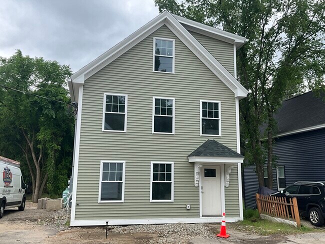 Building Photo - 58 Central St