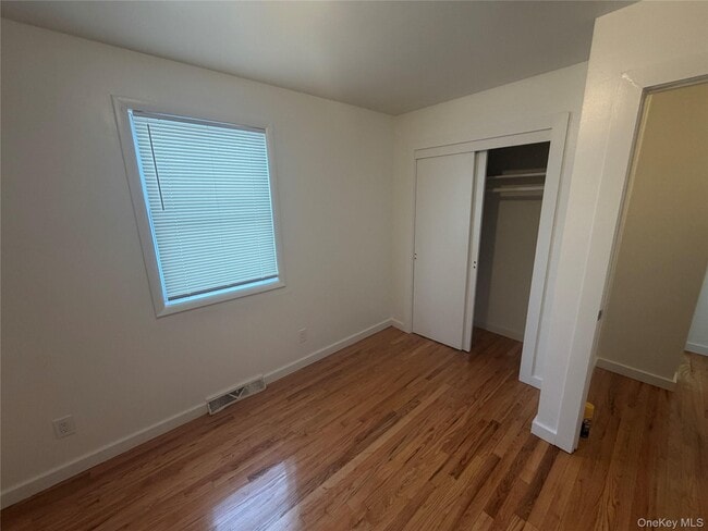 Building Photo - 726 Jersey Ave