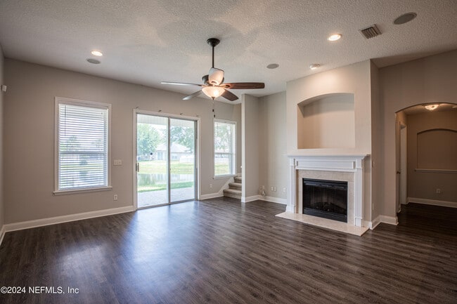 Building Photo - 6567 Chester Park Dr