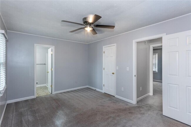 Building Photo - 760 Indian Lake Dr NW