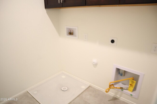 Building Photo - 10676 W Golson Dr