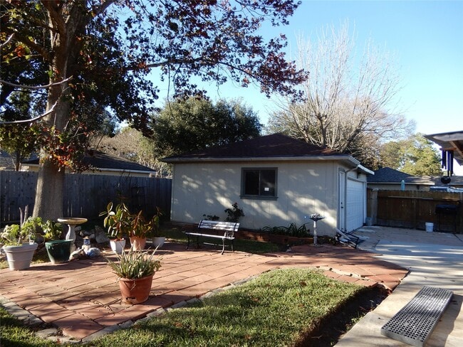 Building Photo - 12042 Sturdivant St