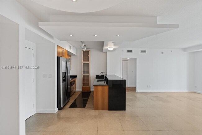 Building Photo - 325 S Biscayne Blvd