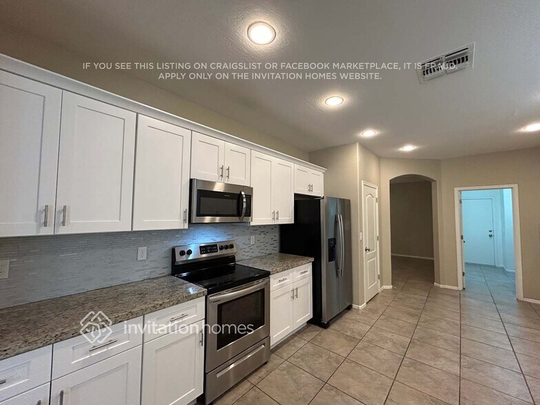 Building Photo - 274 S 174th Dr