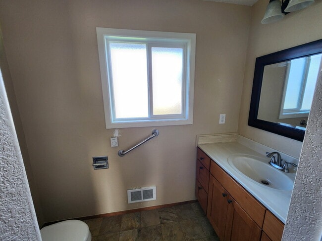 Building Photo - 3 bed 1.5 bath in Sequim