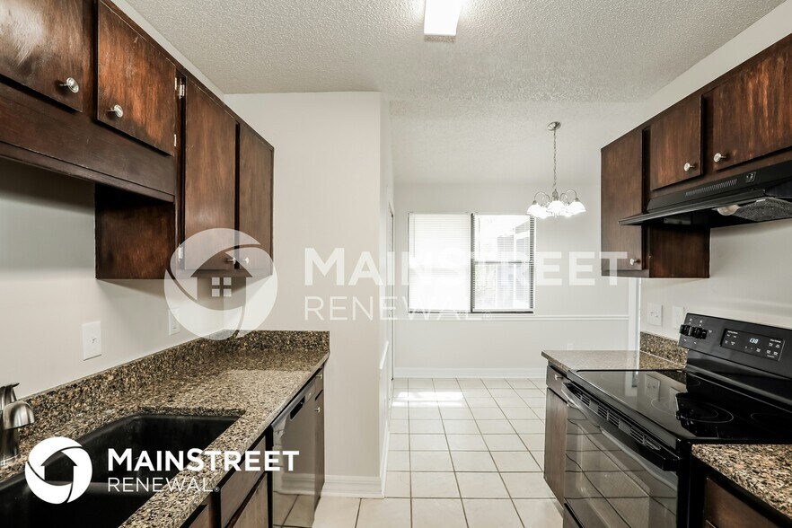 Building Photo - 3854 English Colony Dr S