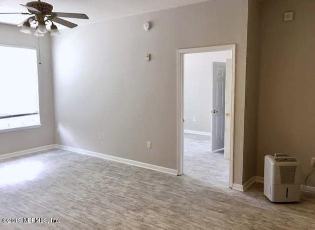 Building Photo - 7990 Baymeadows Cir E