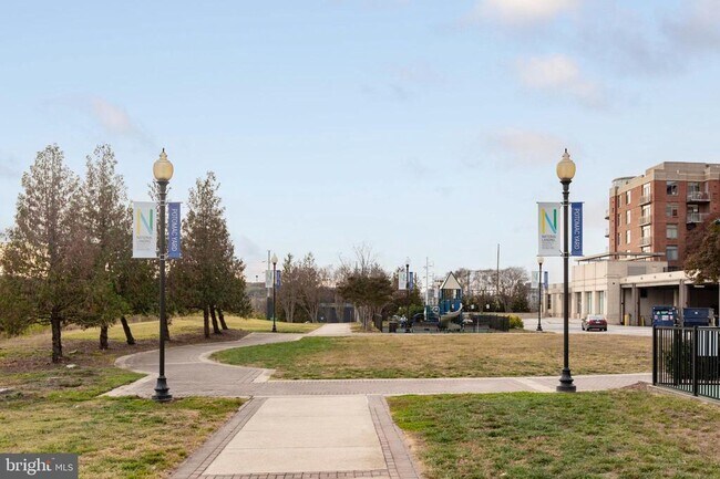 Building Photo - 3600 S Glebe Rd