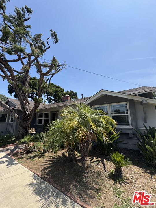 Building Photo - 8936 Balboa Blvd