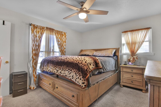 Building Photo - 5625 Amherst St