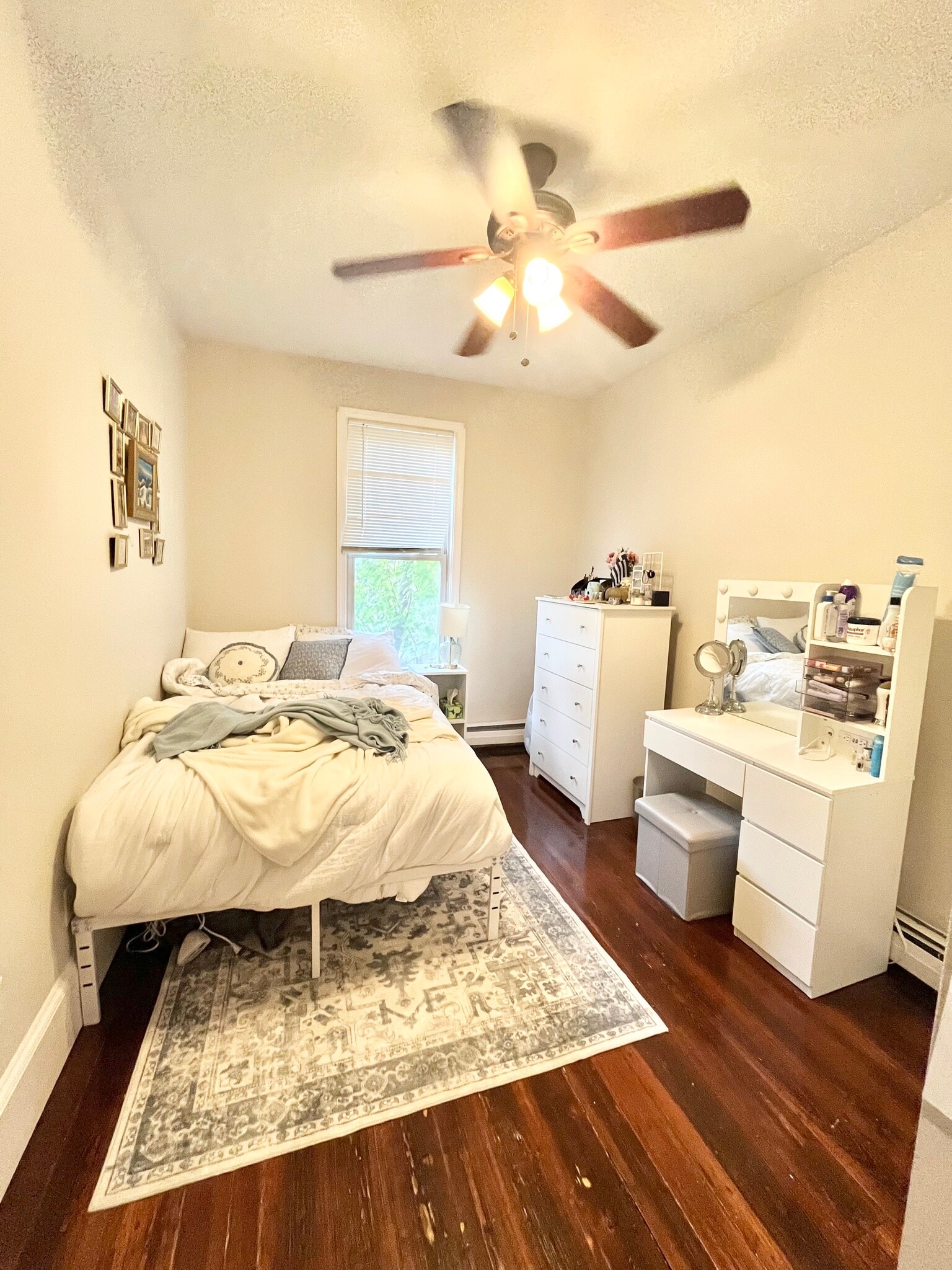 Building Photo - 717 Parker St