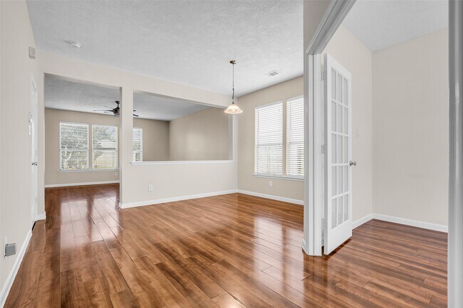 Building Photo - 6719 Path Way Ct